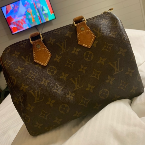 Louis Vuitton Handbags - Lv speedy authentic